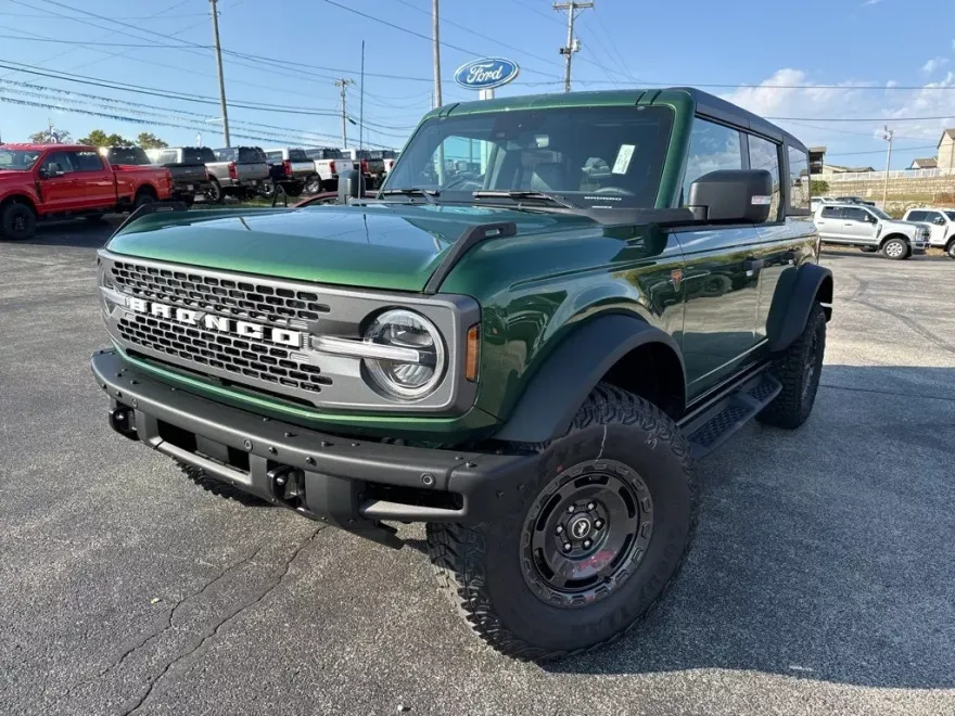 2024 Ford Bronco Badlands photo 1