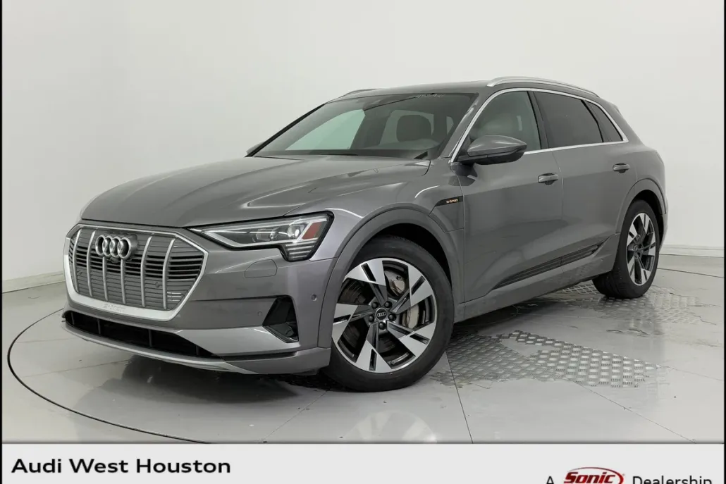 2022 Audi e-tron Premium Plus photo 1