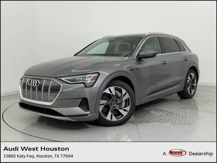 2022 Audi e-tron Premium Plus photo 1