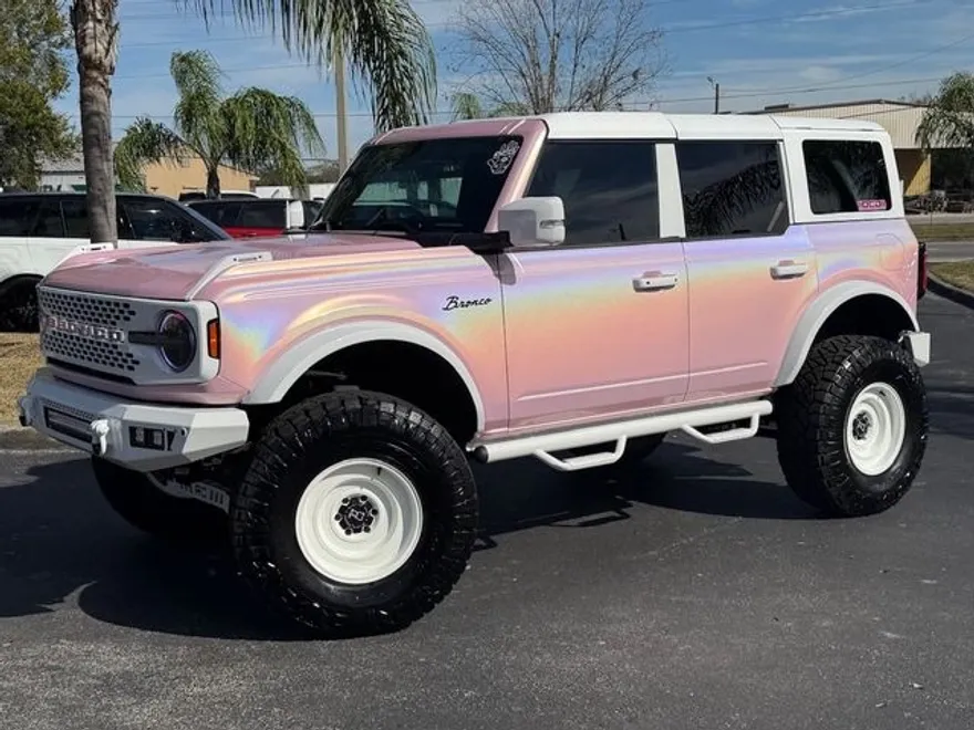 2024 Ford Bronco photo 1