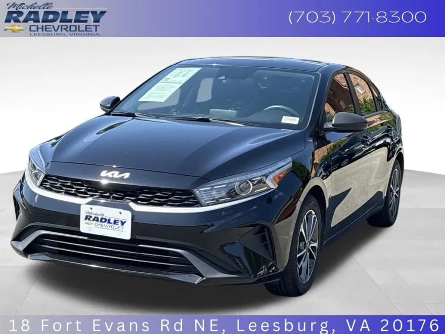 2022 Kia Forte LXS photo 1