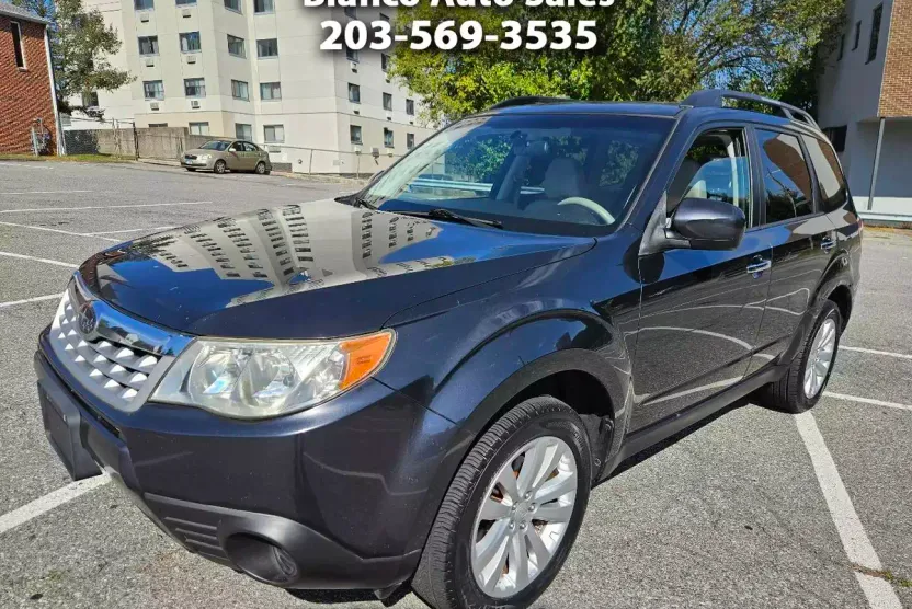 2013 Subaru Forester 2.5X Premium photo 1