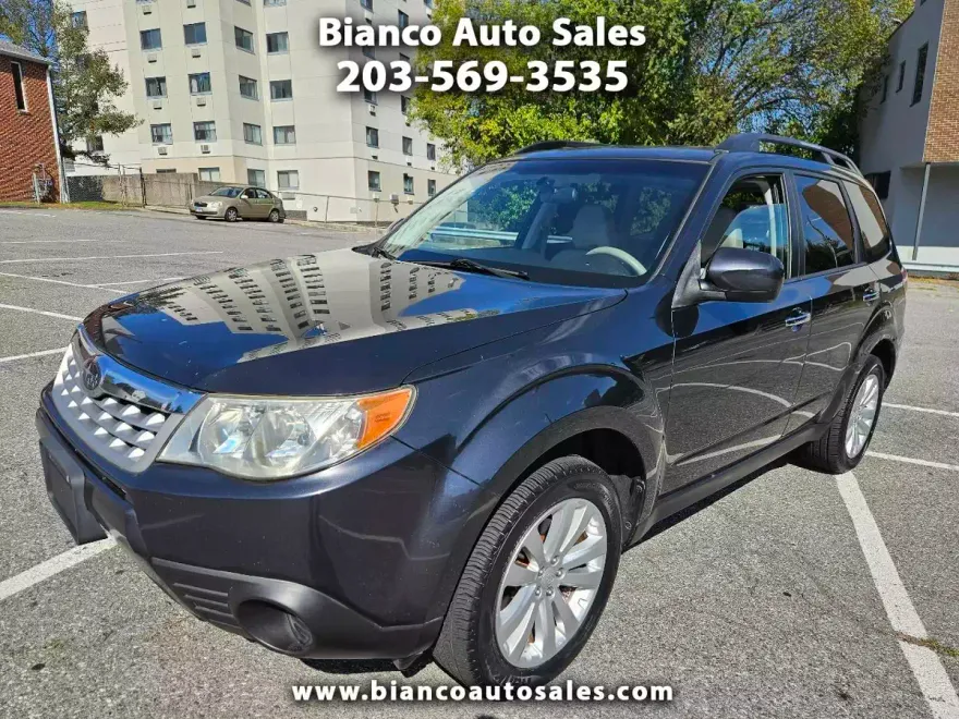 2013 Subaru Forester 2.5X Premium photo 1
