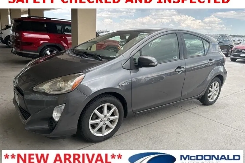 2015 Toyota Prius C Three photo 1
