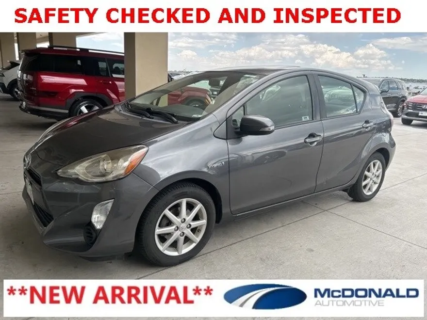 2015 Toyota Prius C Three photo 1