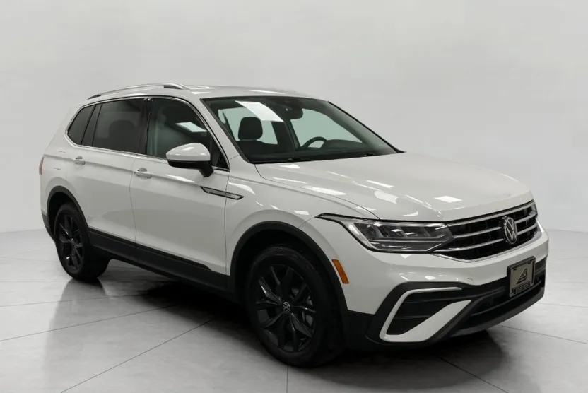 2024 Volkswagen Tiguan SE Wolfsburg Edition photo 1