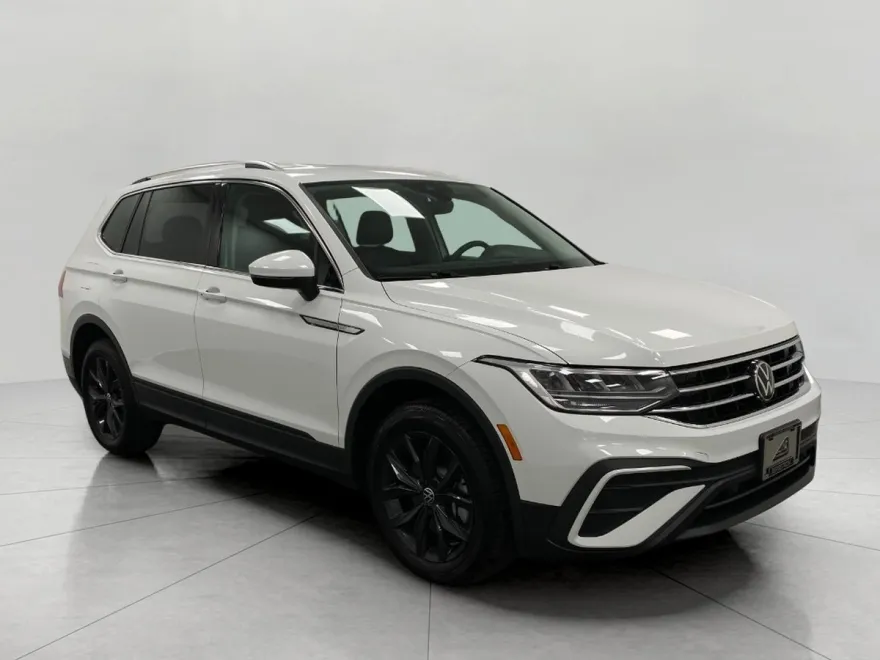 2024 Volkswagen Tiguan SE Wolfsburg Edition photo 1