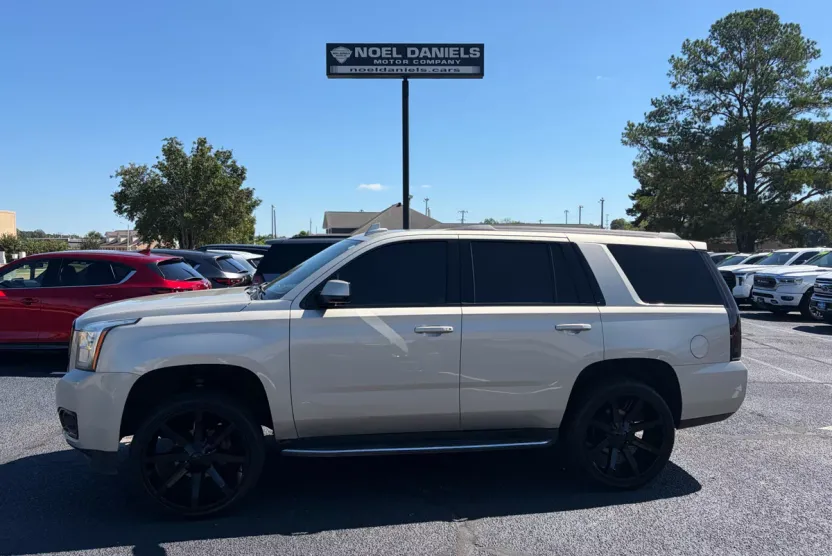 2017 Gmc Yukon SLT photo 1