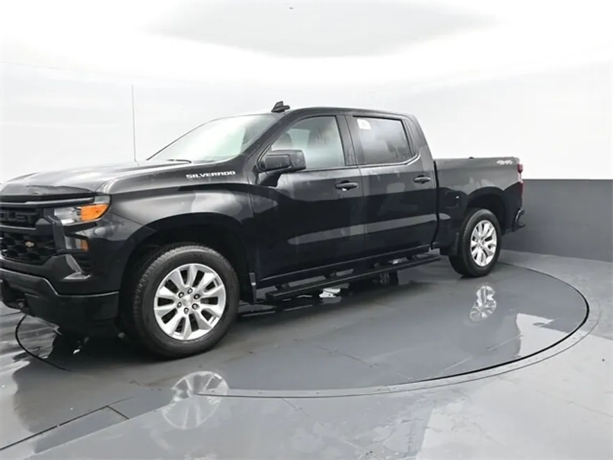 2023 Chevrolet Silverado 1500 Custom photo 1