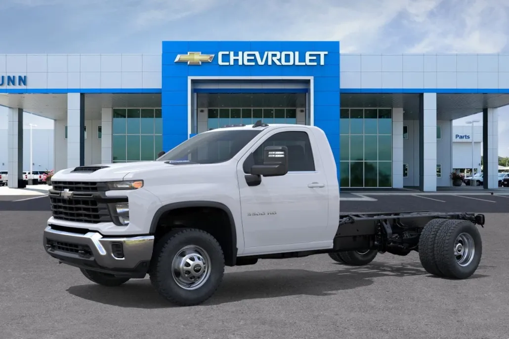 2025 Chevrolet Silverado 3500HD Work Truck photo 1