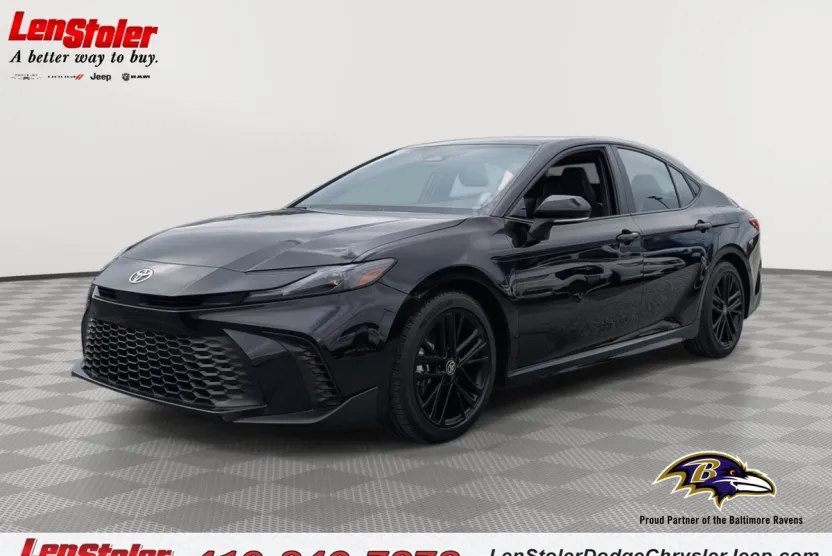 2025 Toyota Camry SE photo 1