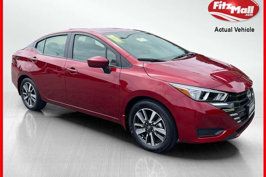 2024 Nissan Versa 1.6 SV photo 1
