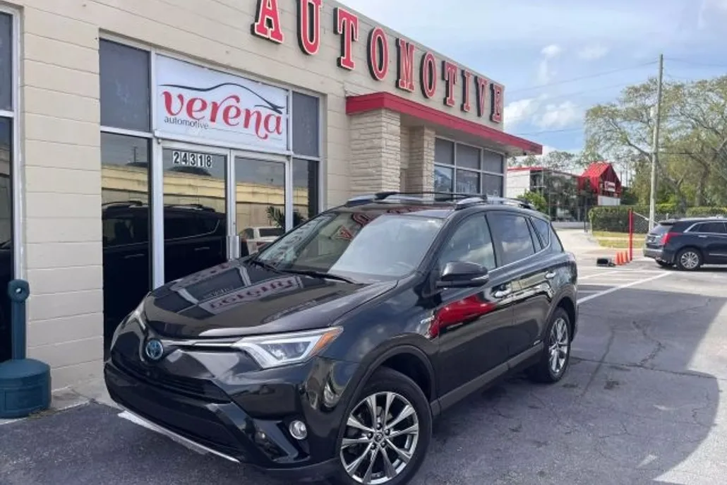 2017 Toyota RAV4 Hybrid Limited Sport photo 1