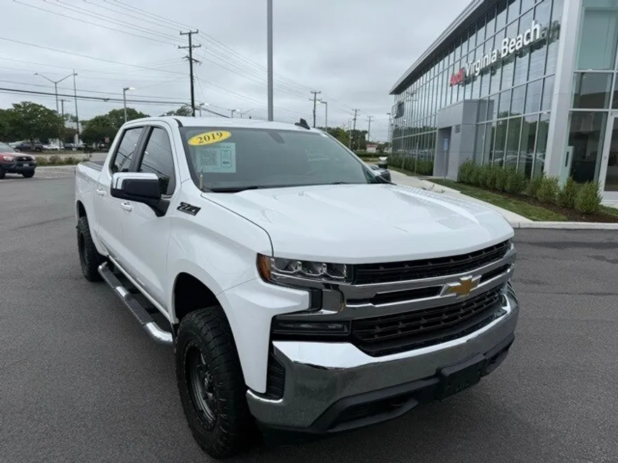 2019 Chevrolet Silverado 1500 LT photo 1