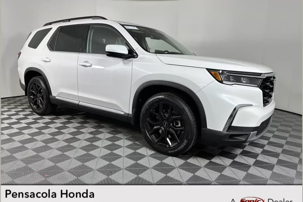 2025 Honda Pilot Touring photo 1