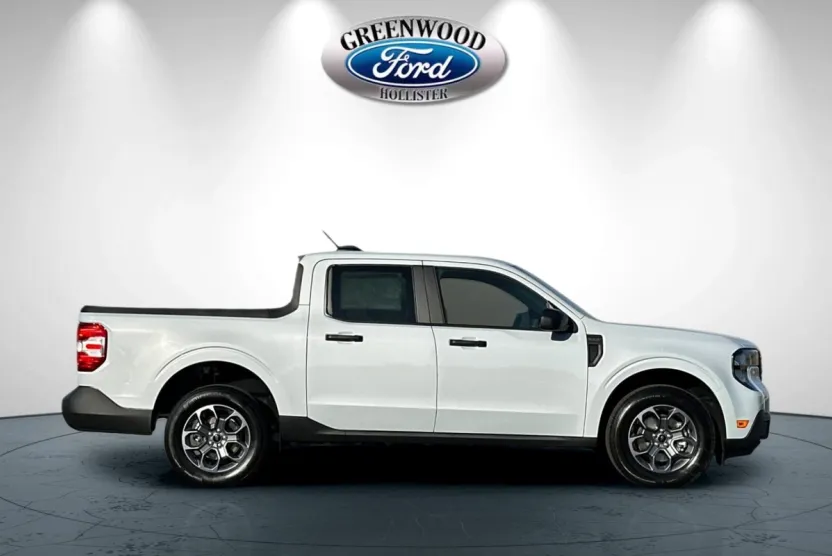 2025 Ford Maverick XLT photo 1