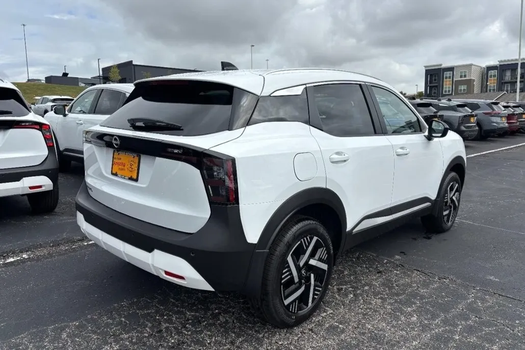 2026 Nissan Kicks SV photo 1