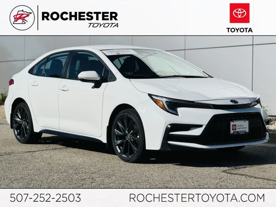 2024 Toyota Corolla SE photo 1