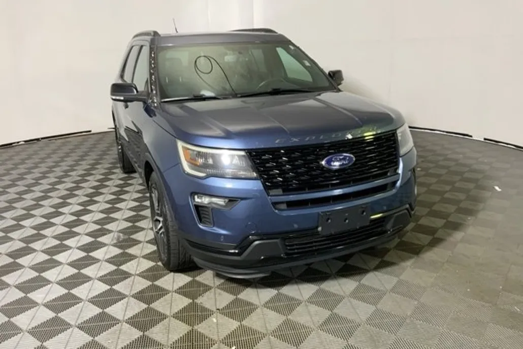 2018 Ford Explorer Sport photo 1