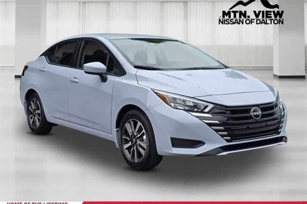 2025 Nissan Versa SV photo 1