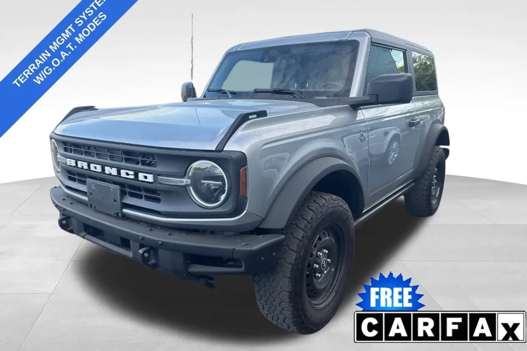 2022 Ford Bronco Base photo 1