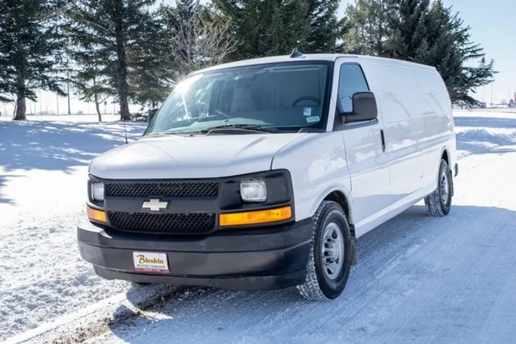 2017 Chevrolet Express 3500 photo 1