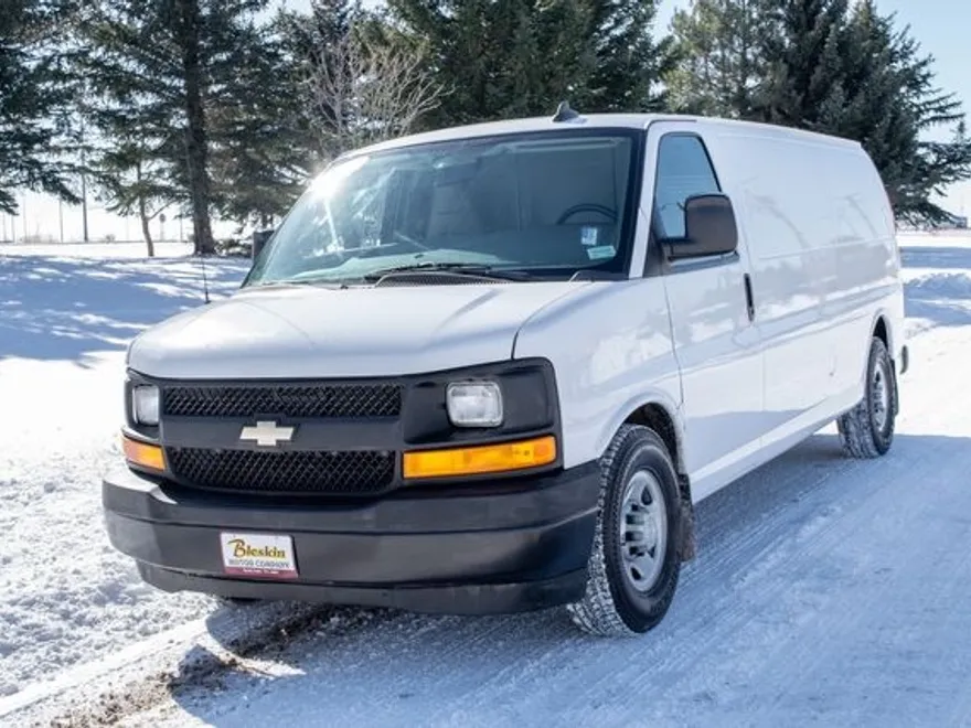 2017 Chevrolet Express 3500 photo 1