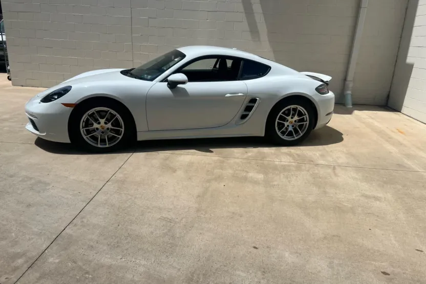 2021 Porsche Cayman S photo 1