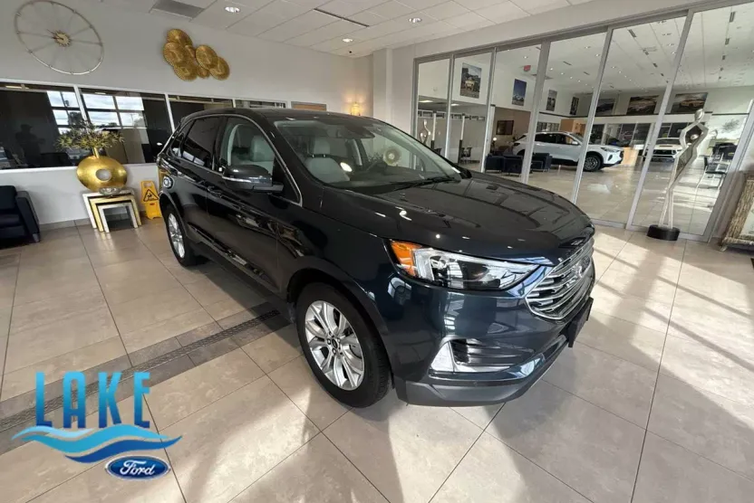 2024 Ford Edge Titanium photo 1