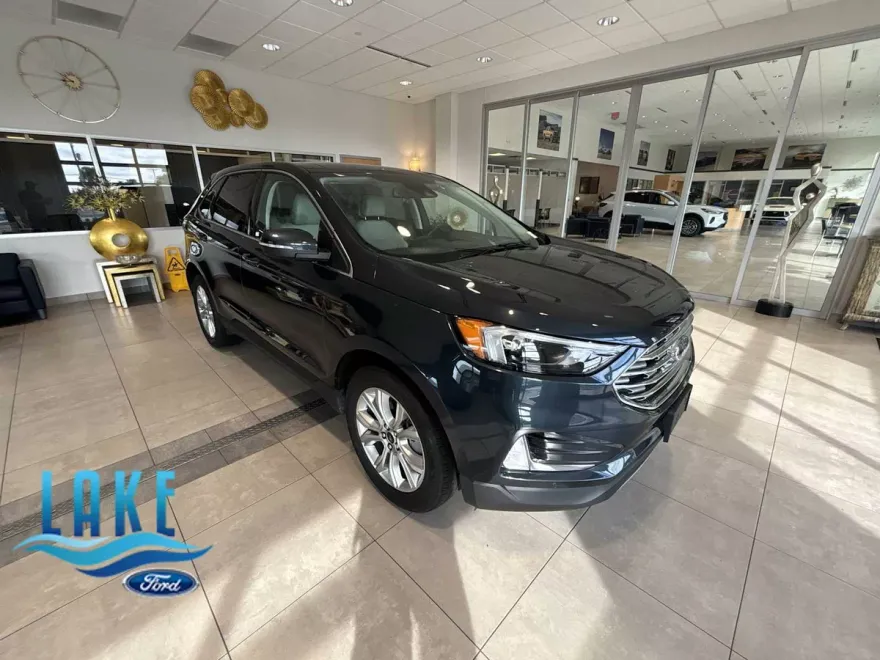 2024 Ford Edge Titanium photo 1