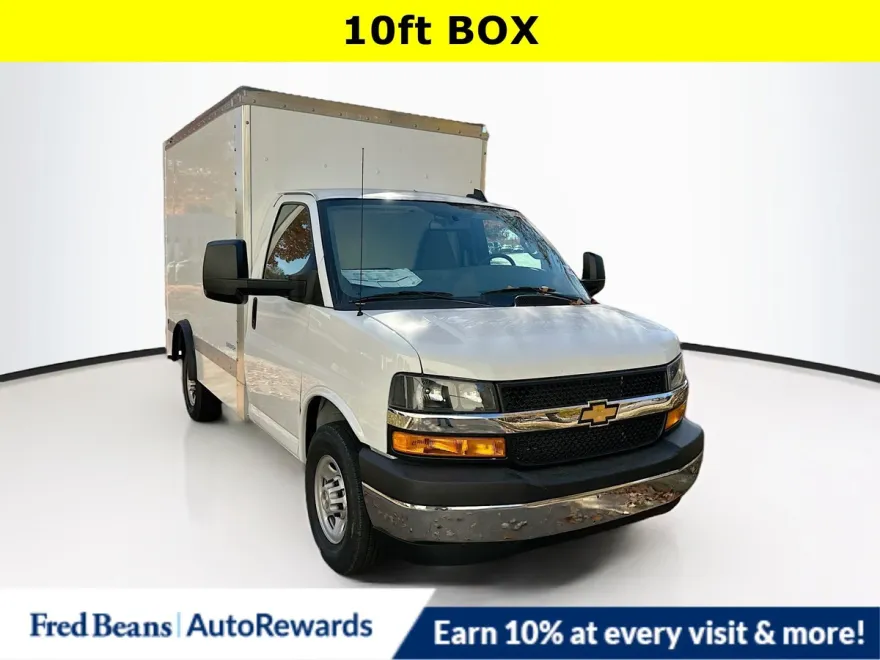 2024 Chevrolet Express 3500 Cutaway Van photo 1