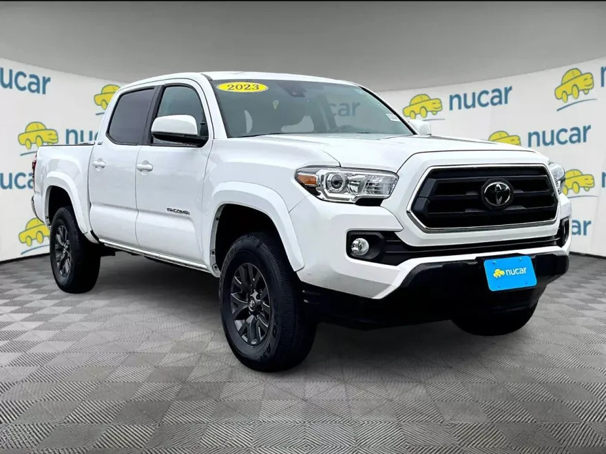 2023 Toyota Tacoma SR5 photo 1