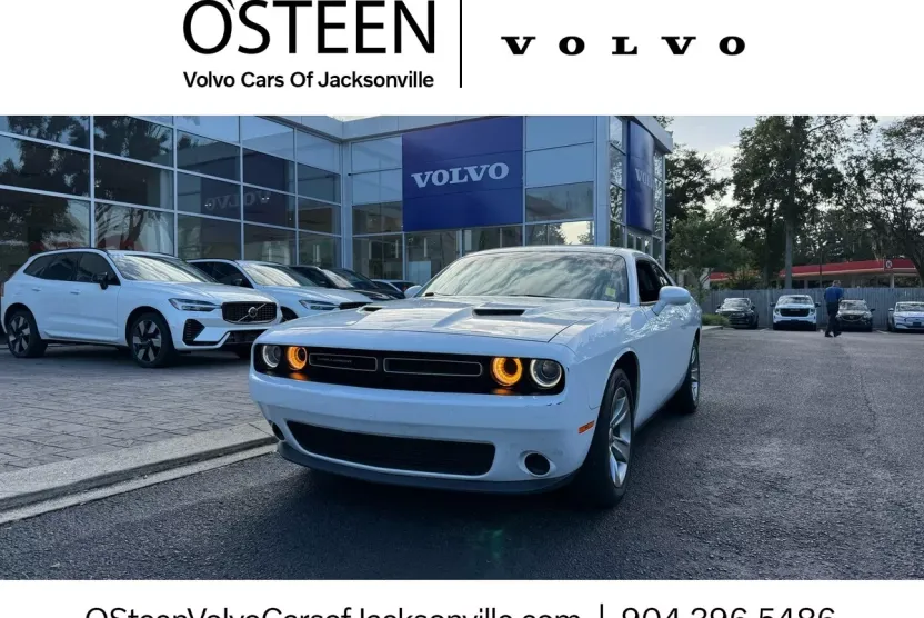 2019 Dodge Challenger SXT photo 1