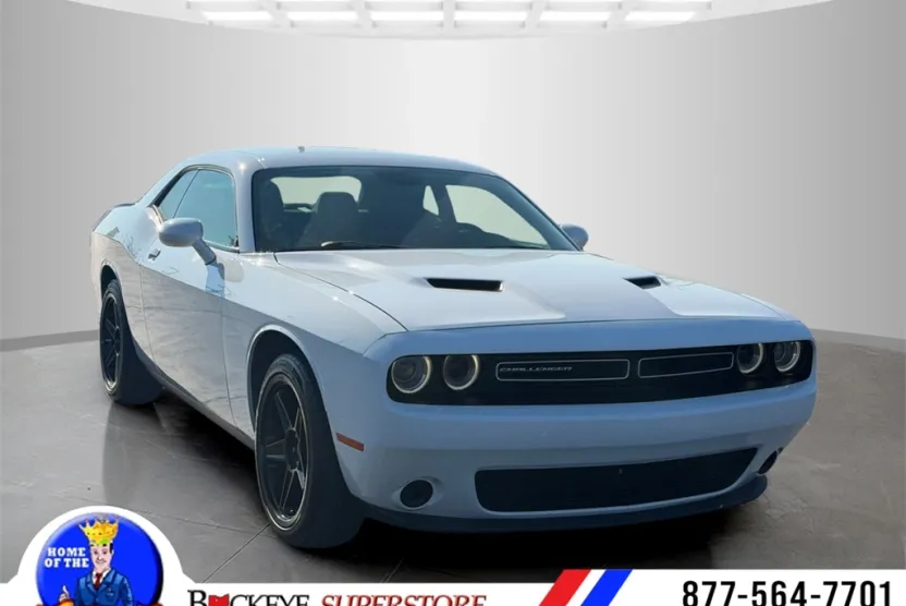 2019 Dodge Challenger SXT photo 1