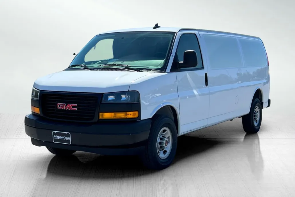 2023 Gmc Savana Cargo 2500 photo 1