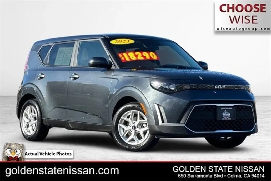 2023 Kia Soul LX photo 1