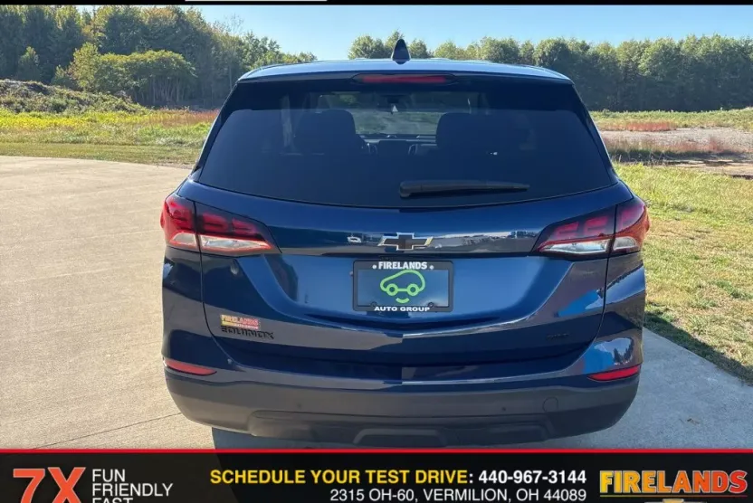 2023 Chevrolet Equinox LS photo 1