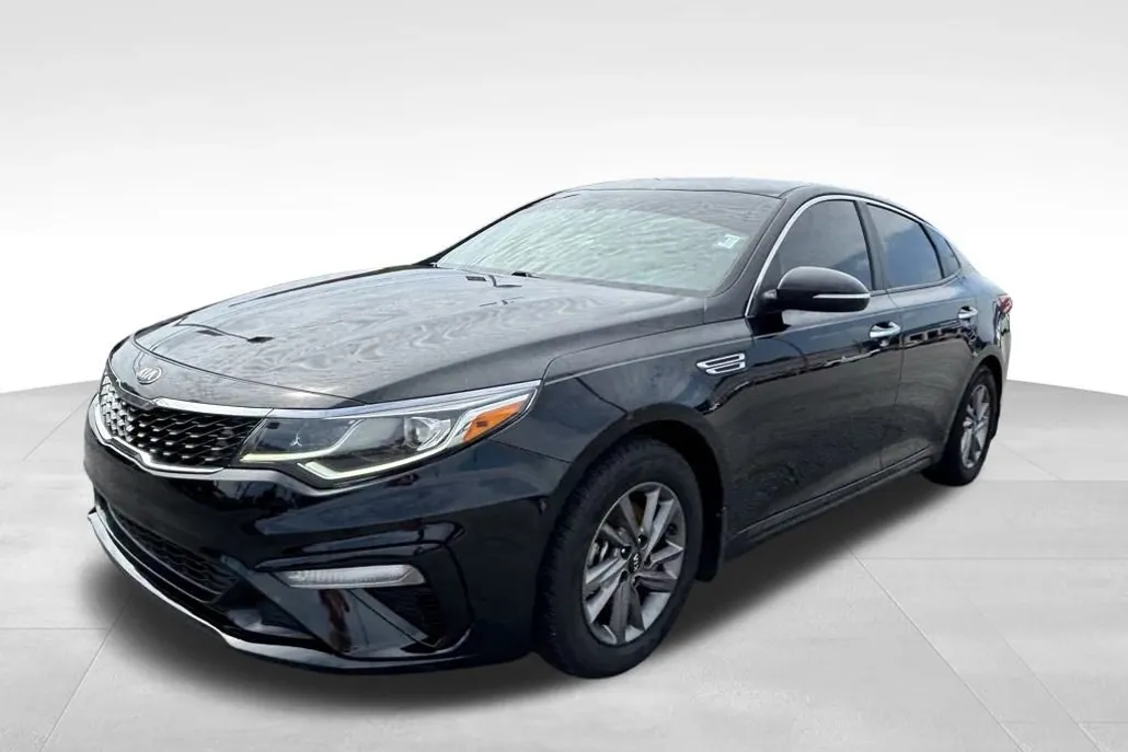 2020 Kia Optima LX photo 1