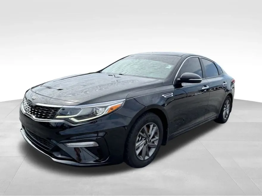 2020 Kia Optima LX photo 1