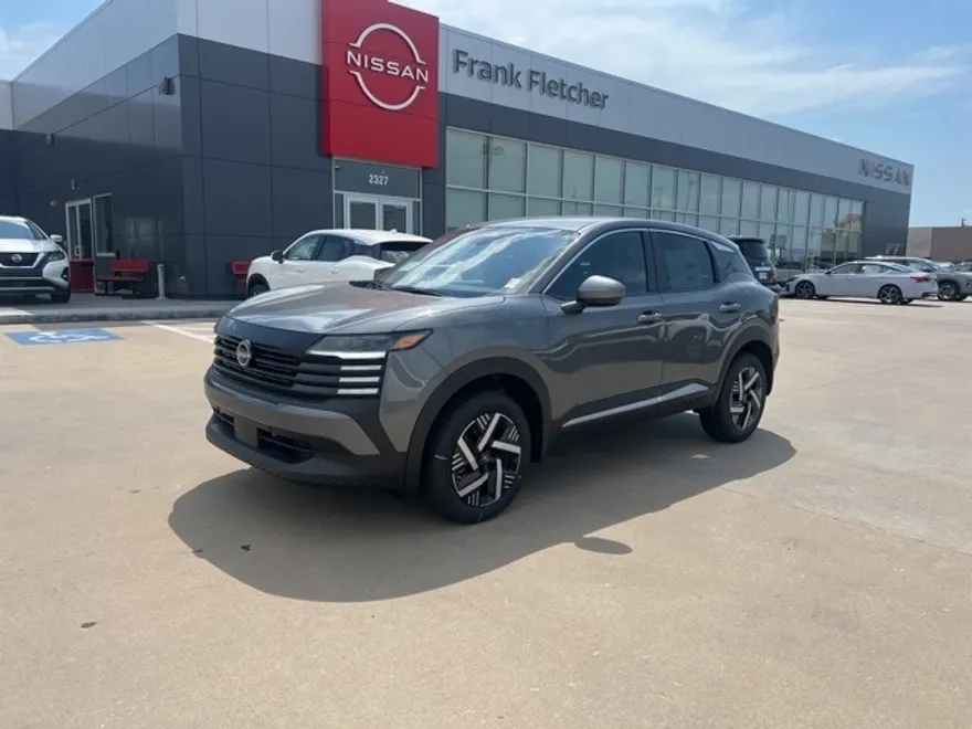 2025 Nissan Kicks SV photo 1