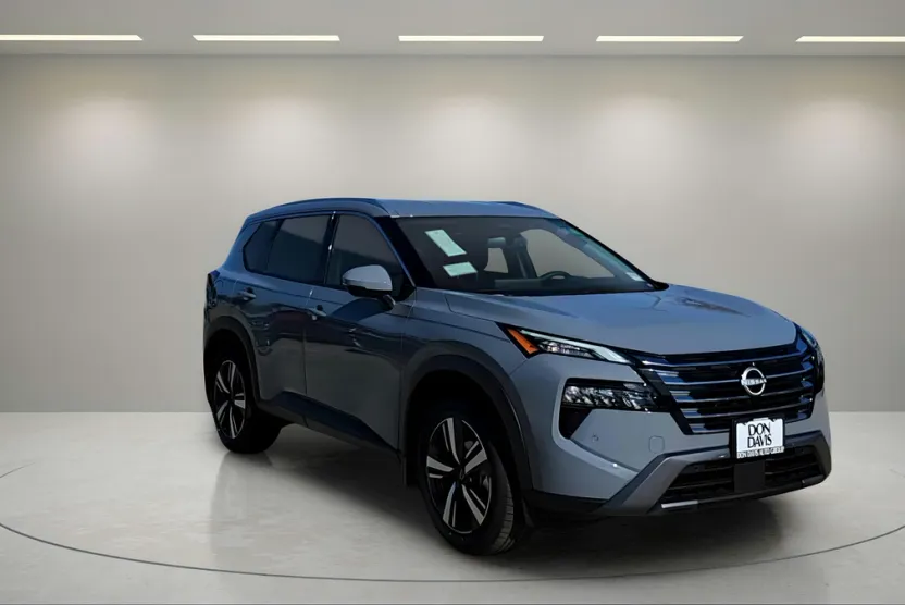 2025 Nissan Rogue SL photo 2