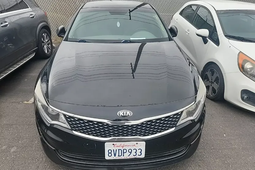 2016 Kia Optima EX photo 1