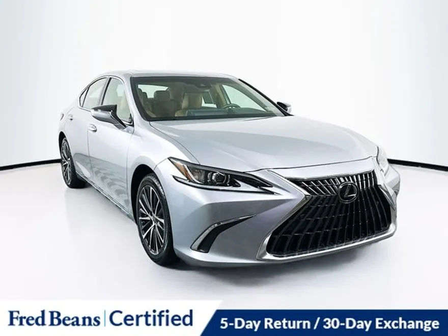 2023 Lexus ES 300h photo 1