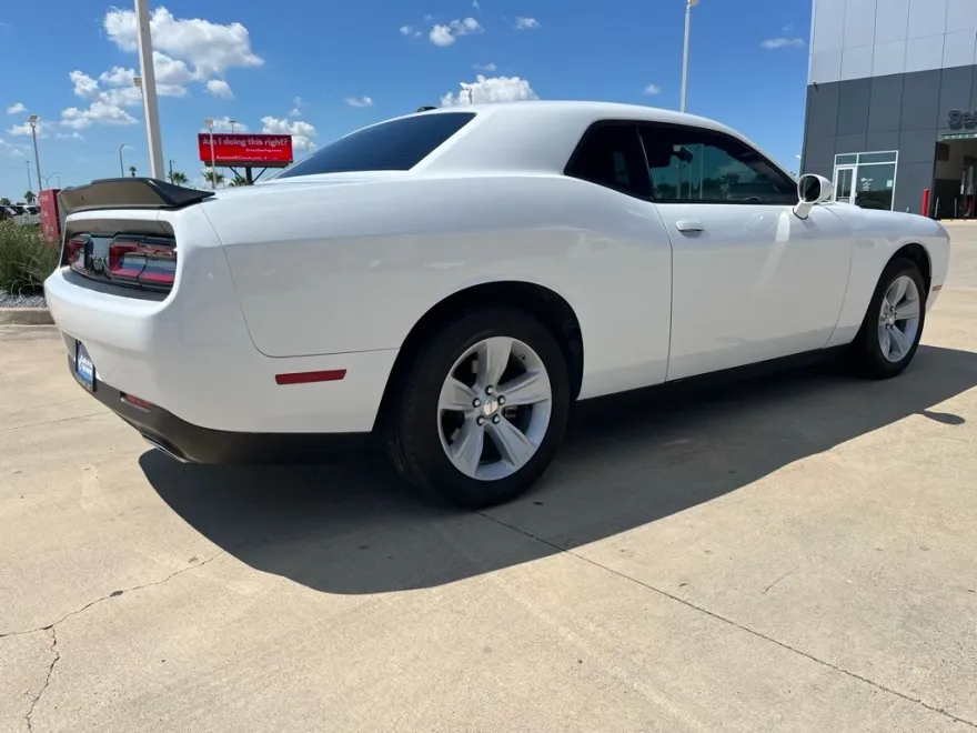 2023 Dodge Challenger SXT photo 1