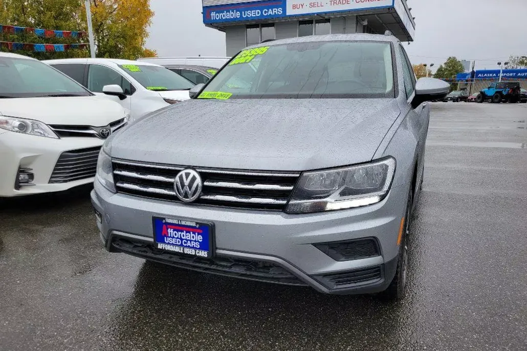 2021 Volkswagen Tiguan Sport photo 1