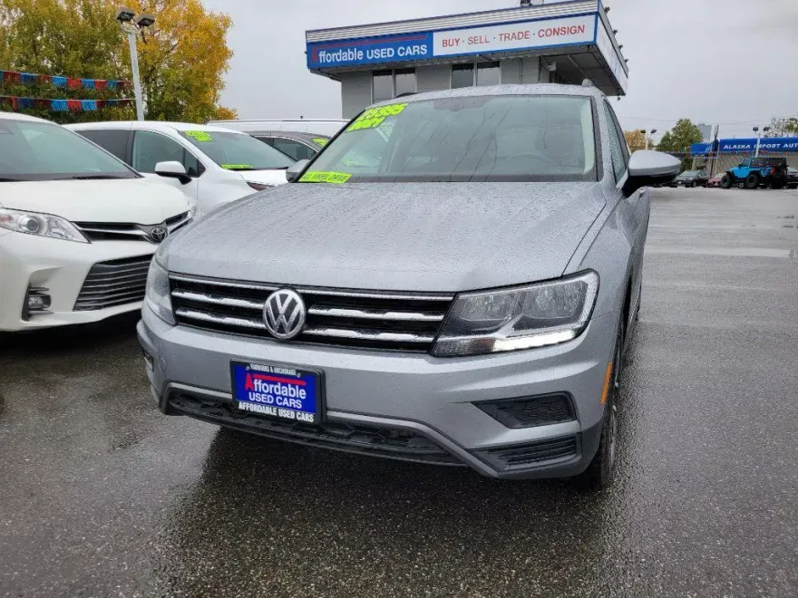 2021 Volkswagen Tiguan Sport photo 1
