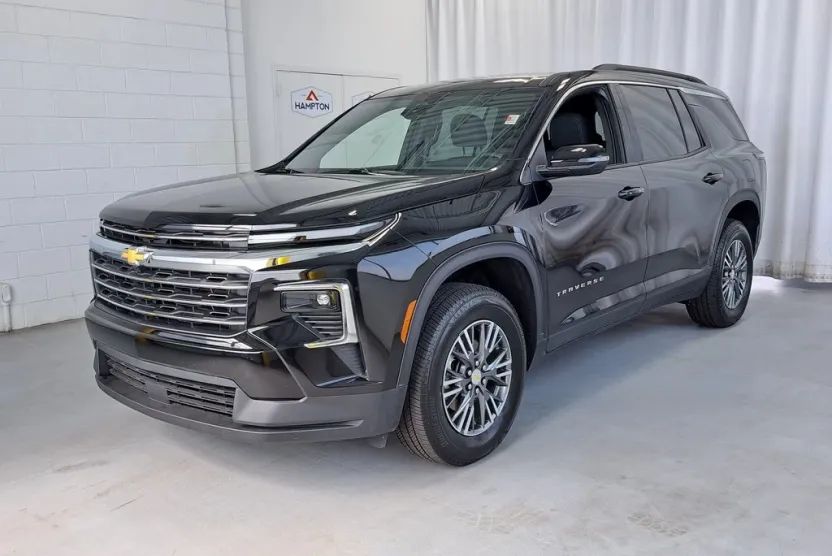 2025 Chevrolet Traverse photo 1