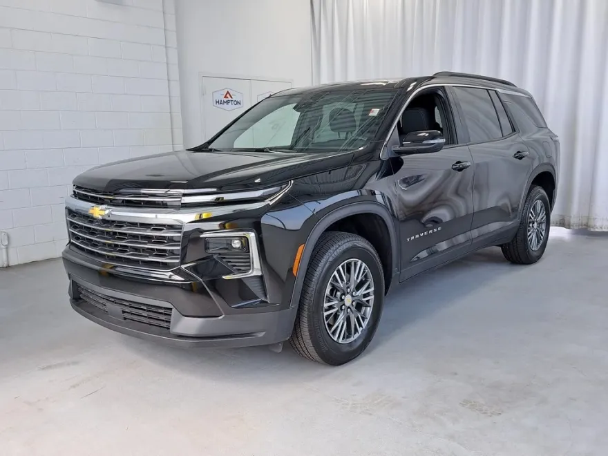2025 Chevrolet Traverse photo 1