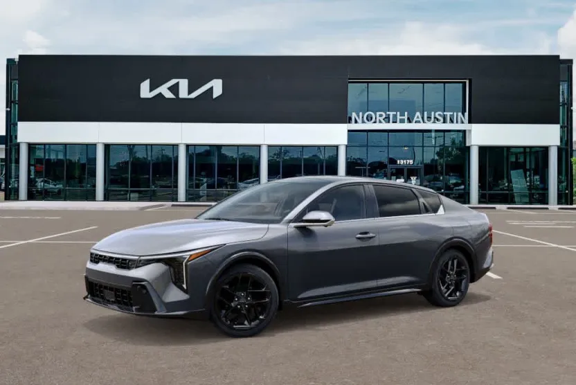 2025 Kia K4 GT-Line Turbo photo 1