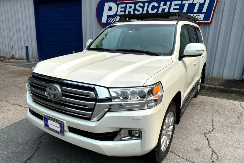 2017 Toyota Land Cruiser photo 1